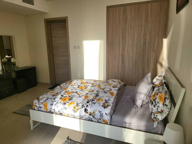 Imagen general del B411 Furnished Apartment With Maidroom. Foto 9