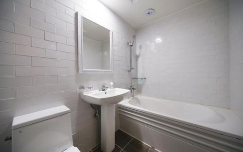 Imagen general del B-Bas Hotel. Foto 6