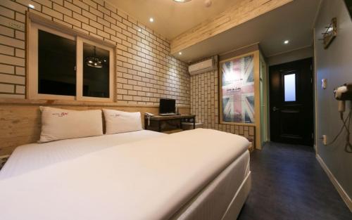 Imagen general del B-Bas Hotel. Foto 11