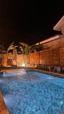Imagen de la piscina del BG Sapanca. Foto 16