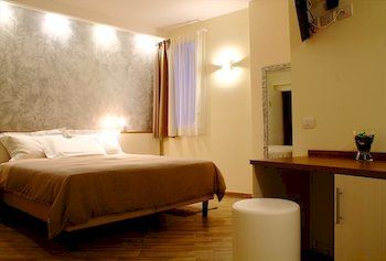 Imagen general del BHL Boutique Rooms Legnano. Foto 9