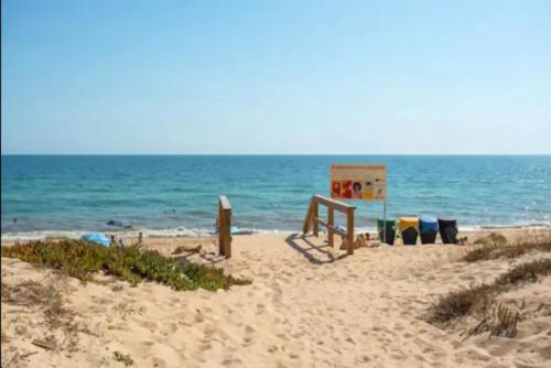 Imagen de la habitación del BLife Faro Beach Hostel. Foto 17