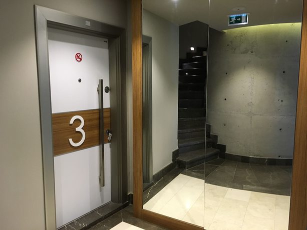 Imagen de los interiores del BMK Suites and Apartments. Foto 20