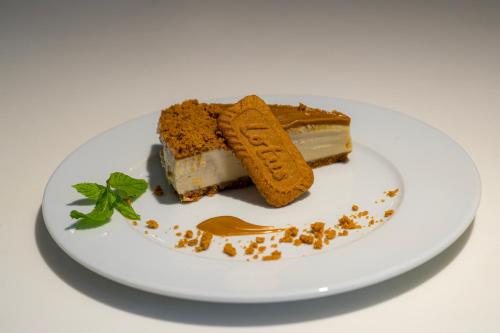 Imagen general del BOUMERDES PLAZA H&ocirc;tel & Spa. Foto 8