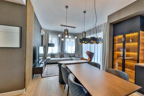 Imagen general del BW-Beograd na vodi. Foto 12