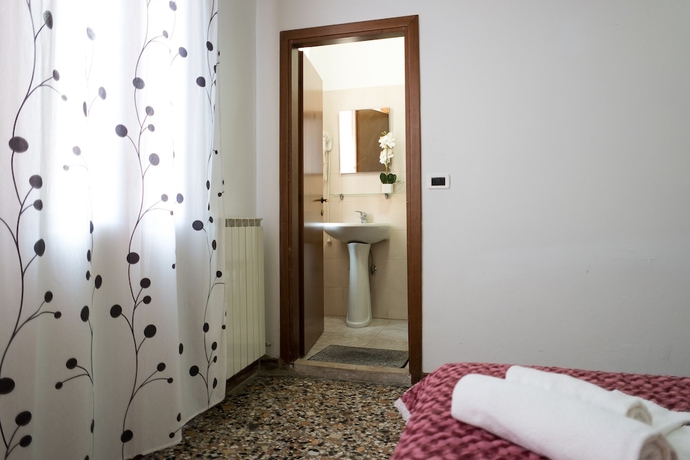 Imagen de la habitación del Backpackers House Venice - Hostel. Foto 3