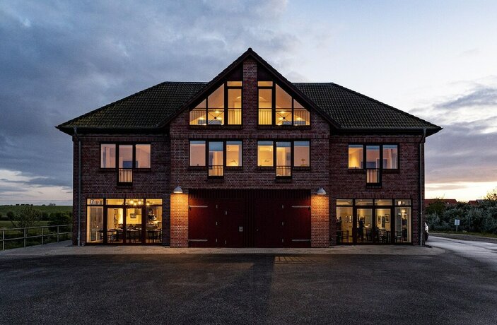 Imagen general del Bades Huk Marina Hotel. Foto 9