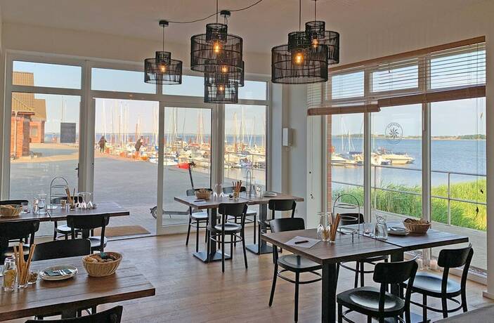 Imagen general del Bades Huk Marina Hotel. Foto 13