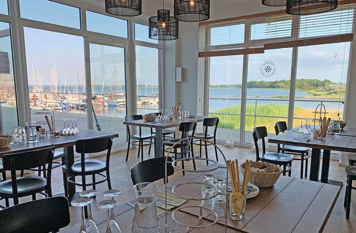 Imagen general del Bades Huk Marina Hotel. Foto 14