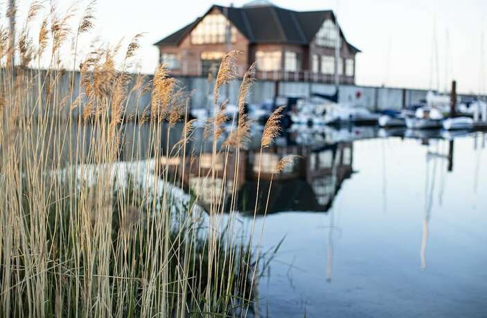 Imagen general del Bades Huk Marina Hotel. Foto 16