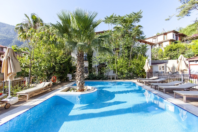 Imagen de la piscina del Baga Hotel. Foto 16