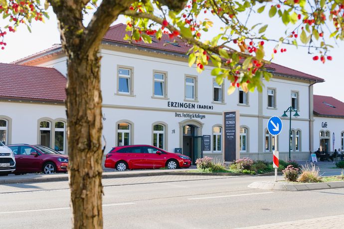 Imagen general del Bahnhof ERZINGEN hotel coffee and more. Foto 1