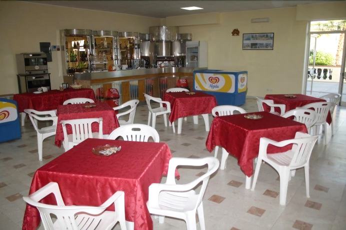Imagen del bar/restaurante del Baia dello Stretto. Foto 5
