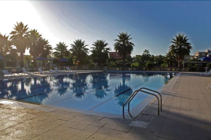 Imagen de la piscina del Baia dello Stretto. Foto 19