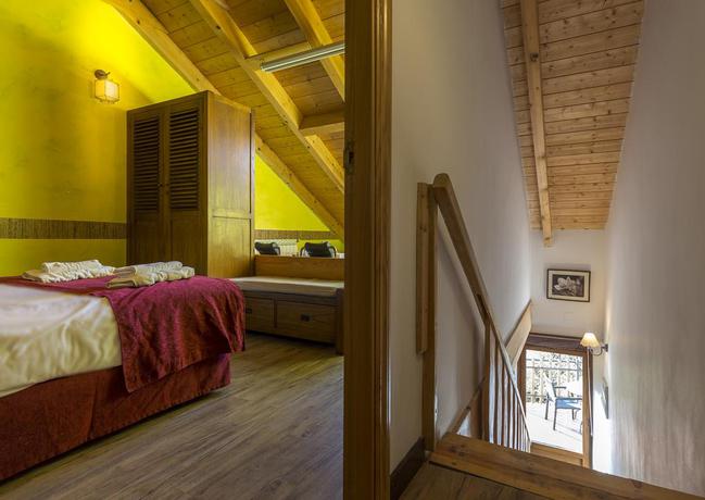 Imagen de la habitación del Balcon del Pirineo Rural Ordesa. Foto 4