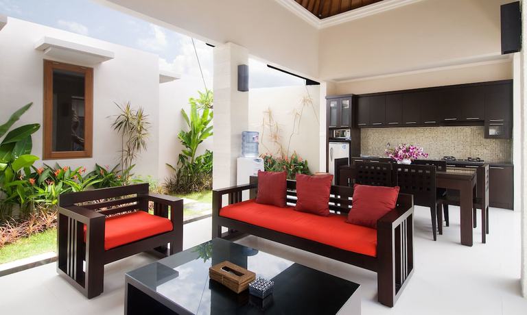 Imagen de los interiores del Bali Swiss Villa. Foto 16