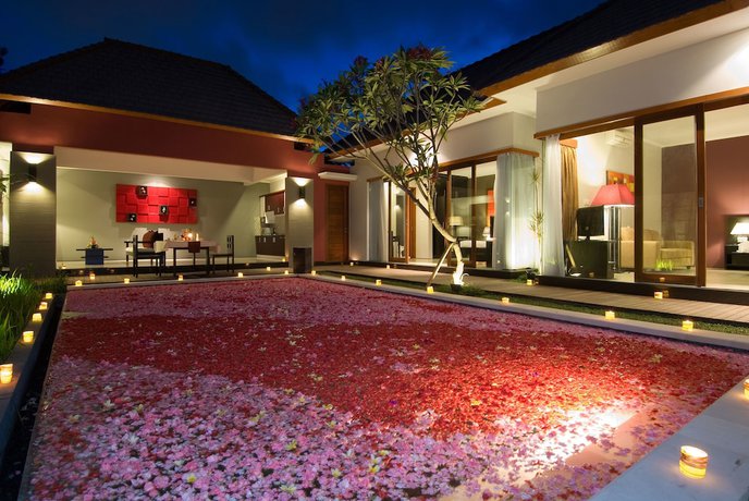 Imagen de la piscina del Bali Swiss Villa. Foto 20