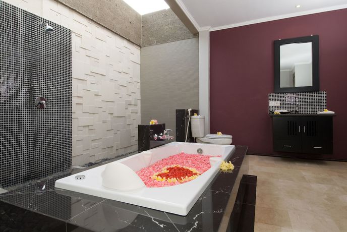 Imagen de los interiores del Bali Swiss Villa. Foto 17