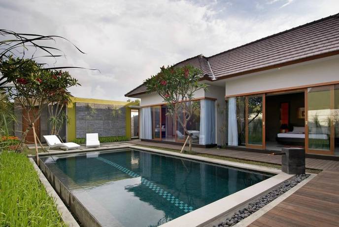 Imagen de los exteriores del Bali Swiss Villa. Foto 10