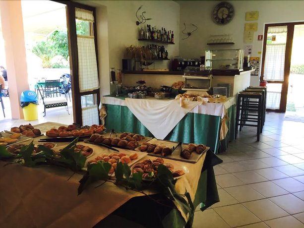 Imagen del bar/restaurante del B&B Alex. Foto 3
