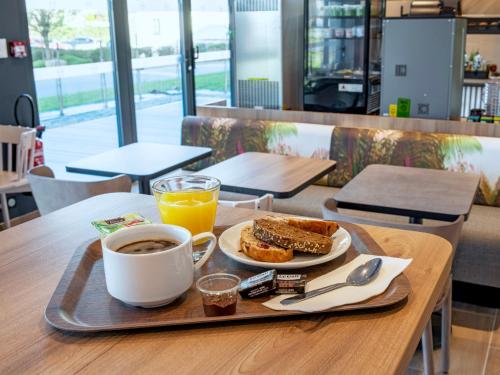 Imagen general del B&B HOTEL Landerneau Bois Noir. Foto 13