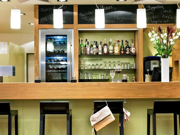 Imagen del bar/restaurante del B&B Hotel Essen-Hbf. Foto 13