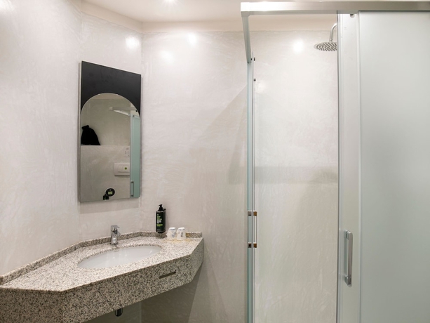Imagen de la habitación del BandB HOTEL Latina. Foto 12