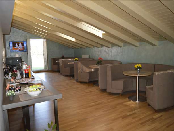 Imagen del bar/restaurante del BandB Jolie Center. Foto 2