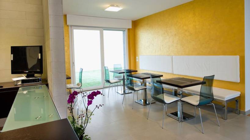 Imagen del bar/restaurante del BandB Jolie. Foto 4