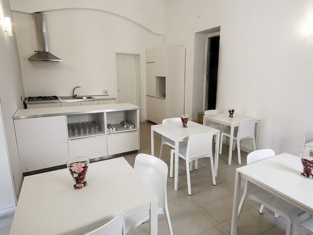 Imagen del bar/restaurante del BandB Opera Suites. Foto 3