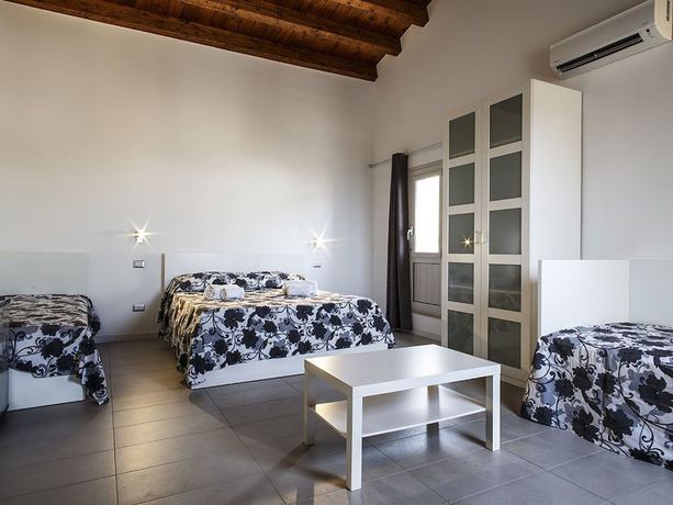 Imagen de la habitación del BandB Opera Suites. Foto 15
