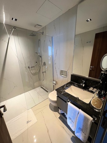 Imagen de la habitación del BandC Hotel. Foto 13