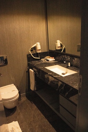 Imagen de la habitación del BandC Hotel. Foto 17