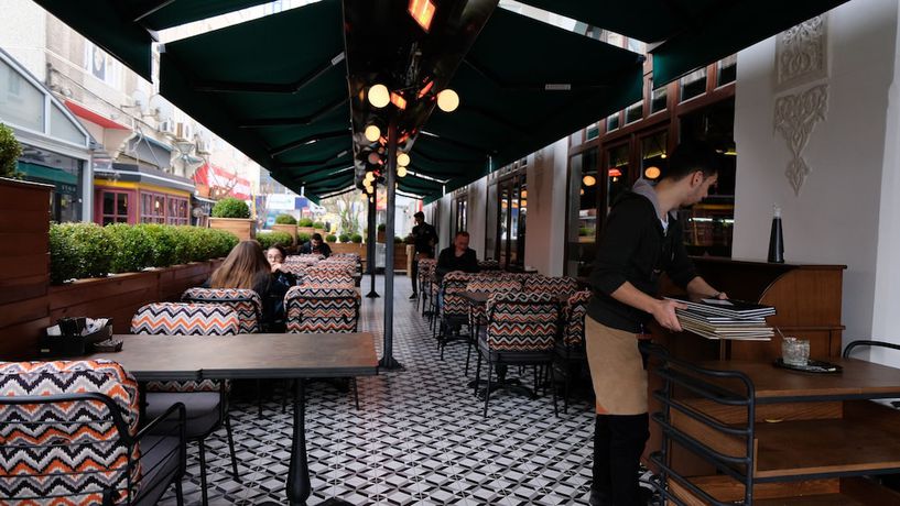 Imagen del bar/restaurante del Bandırma Palas Hotel. Foto 2