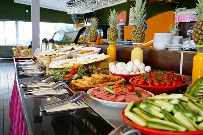 Imagen del bar/restaurante del Barhan Hotel. Foto 18
