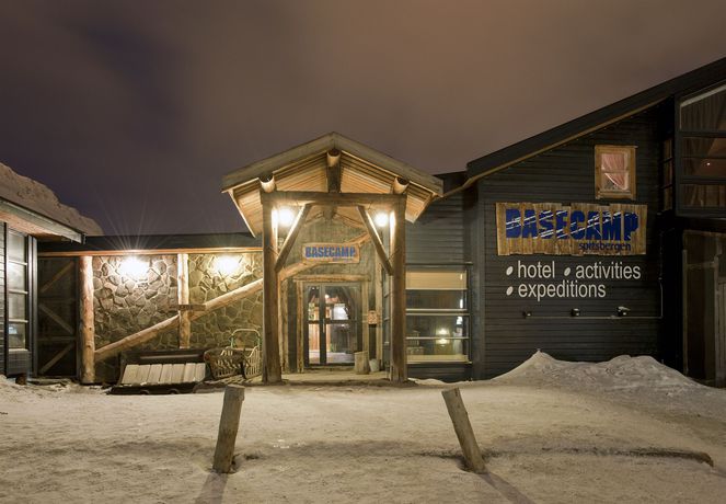 Imagen de los exteriores del Basecamp. Foto 10