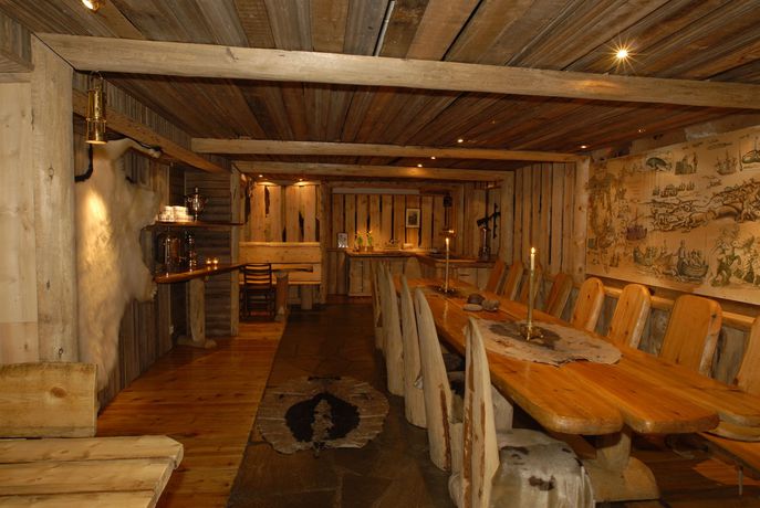 Imagen del bar/restaurante del Basecamp, Longyearbyen. Foto 3