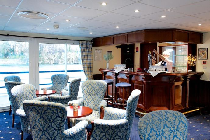 Imagen del bar/restaurante del Bateau H&ocirc;tel Le Chardonnay. Foto 2