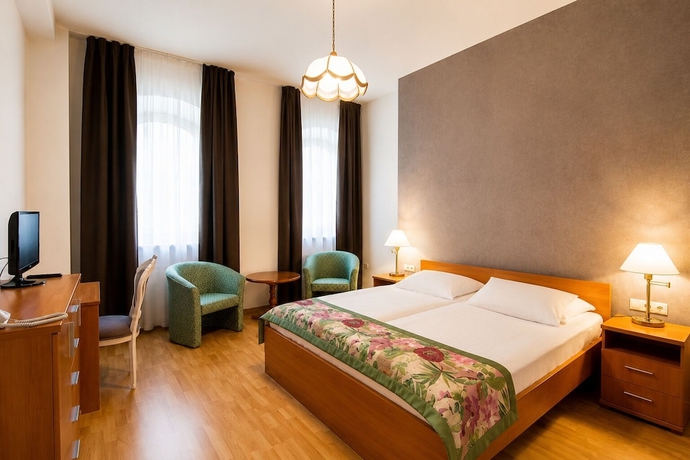 Imagen de la habitación del Batthy&aacute;ny Kast&eacute;lysz&aacute;ll&oacute;. Foto 3