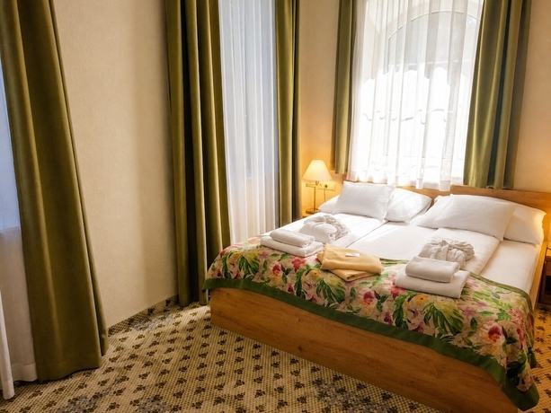 Imagen de la habitación del Batthy&aacute;ny Kast&eacute;lysz&aacute;ll&oacute;. Foto 8