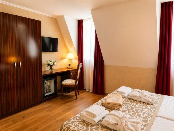 Imagen de la habitación del Batthy&aacute;ny Kast&eacute;lysz&aacute;ll&oacute;. Foto 15