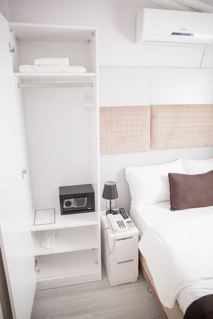 Imagen de la habitación del Bayer Hotel. Foto 4