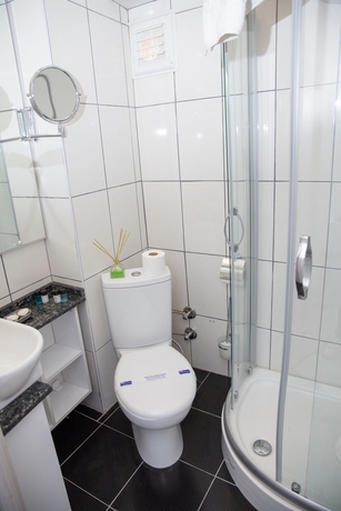 Imagen de la habitación del Bayer Hotel. Foto 6