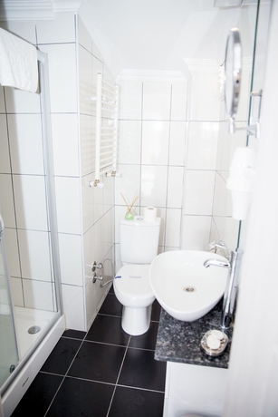 Imagen de la habitación del Bayer Hotel. Foto 8