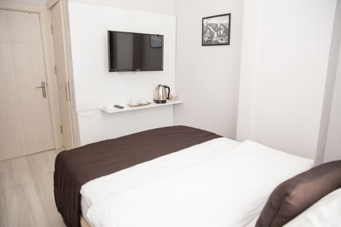 Imagen de la habitación del Bayer Hotel. Foto 11