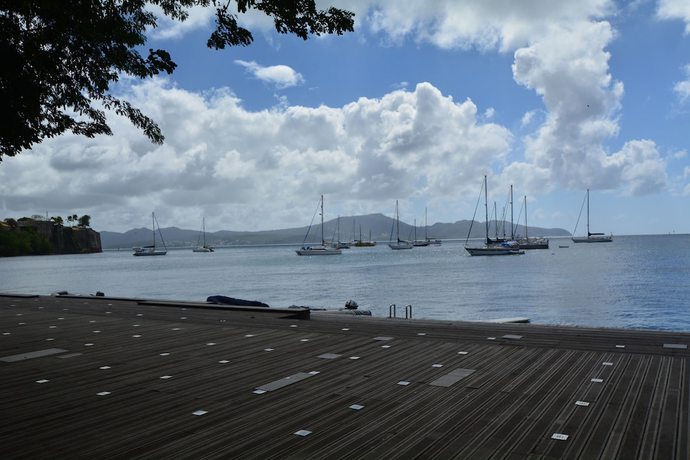 Imagen de los exteriores del Bayfront Hotel. Foto 12