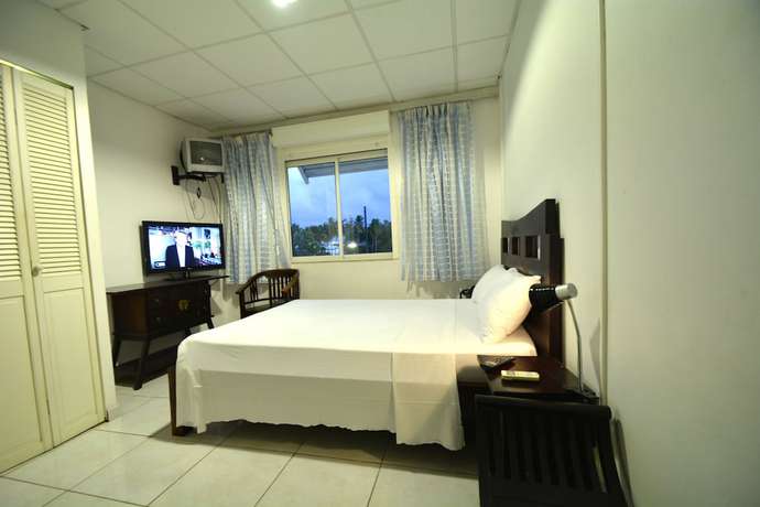 Imagen de la habitación del Bayfront Hotel. Foto 9