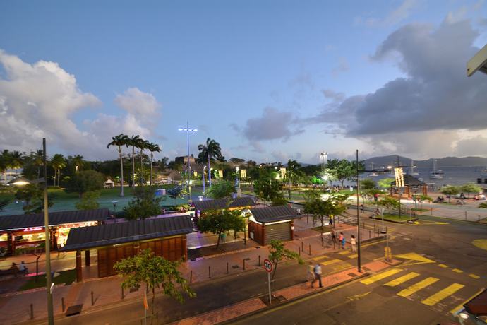 Imagen de los exteriores del Bayfront Hotel. Foto 13