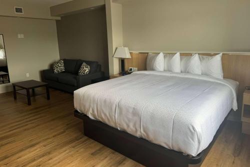 Imagen de la habitación del Baymont by Wyndham West Edmonton. Foto 11