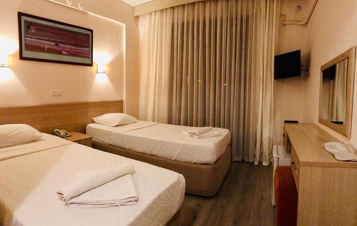 Imagen de la habitación del Bayram Hotel, Cesme. Foto 7
